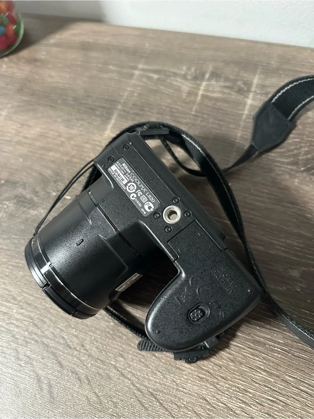 Nikon Black Compact Bridge Camera with Detachable Lens Cap